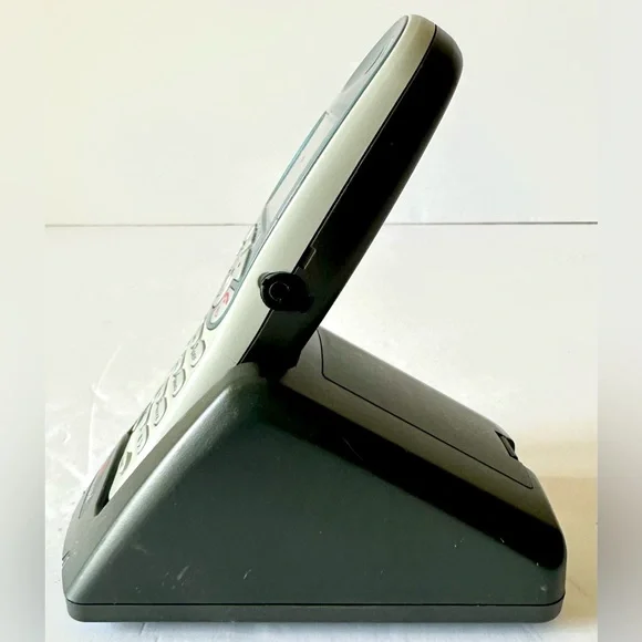 Polycom Spectralink 602x Wireless Digital Phone w/ Battery Charging Base Handset